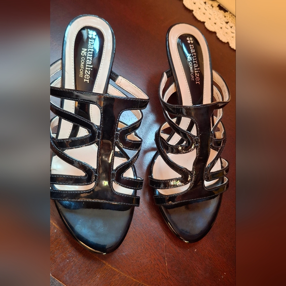 Naturalizer Sandals - Picture 8 of 12